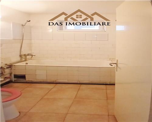 Apartament cu 3 camere, etaj 4 din 4 cu acoperis nou, zona Petre Dulfu