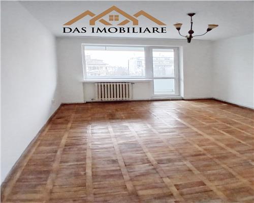 Apartament cu 3 camere, etaj 4 din 4 cu acoperis nou, zona Petre Dulfu