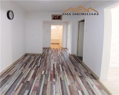 Apartament cu 3 camere, etaj 4 din 4 cu acoperis nou, zona Petre Dulfu