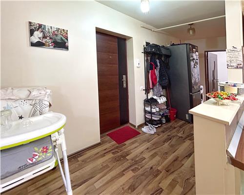 Apartament 2 camere, decomandat, etaj 5, zona RFN