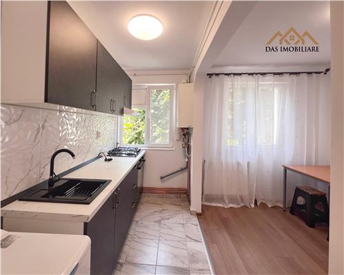 Apartament 2 camere , semidecomandat, etaj 1 , Cuza Voda