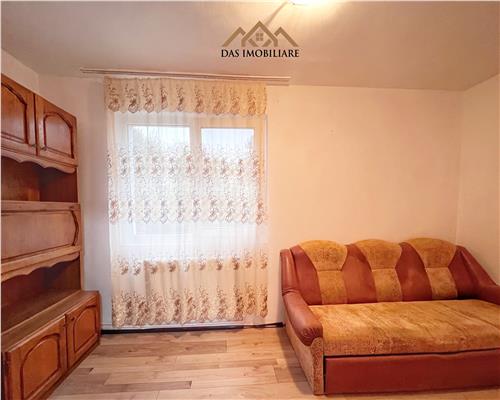 Apartament 3 camere, etaj 2 , zona Enescu intersectie cu Narciselor