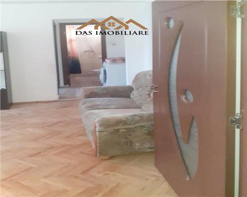 Apartament 3 camere, etaj 4 , str. V. Babes, zona facultatii