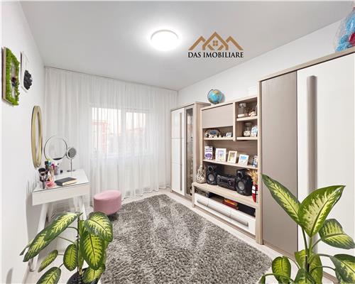 Apartament 4 camere decomandat, etaj 3,  Petru Rares cu boxa