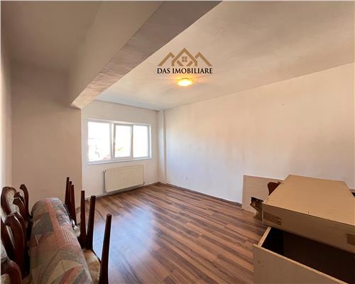 Apartament 2 camere decomandat, etaj 4 din 4, zona Bucla