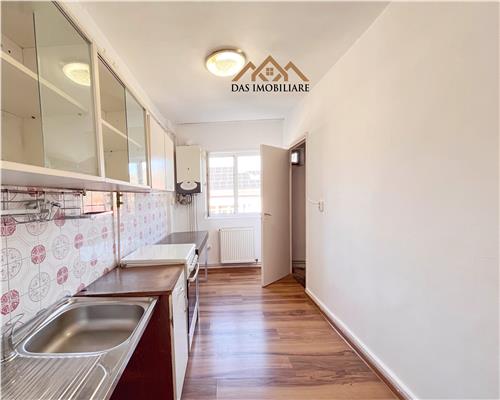 Apartament 2 camere decomandat, etaj 4 din 4, zona Bucla